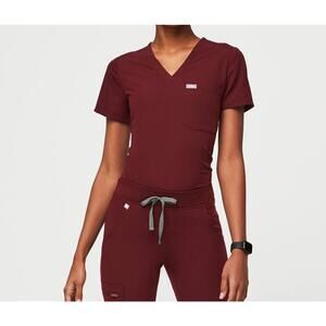 Figs burgundy Catrina szXS Technical Comfort medic attire scrub top blouse shirt